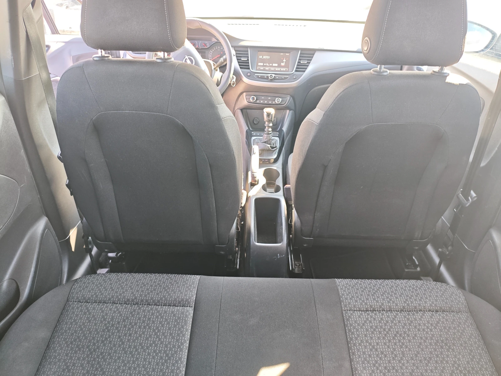 Opel Crossland X 1.5 D, снимка 12 - Автомобили и джипове - 55485929