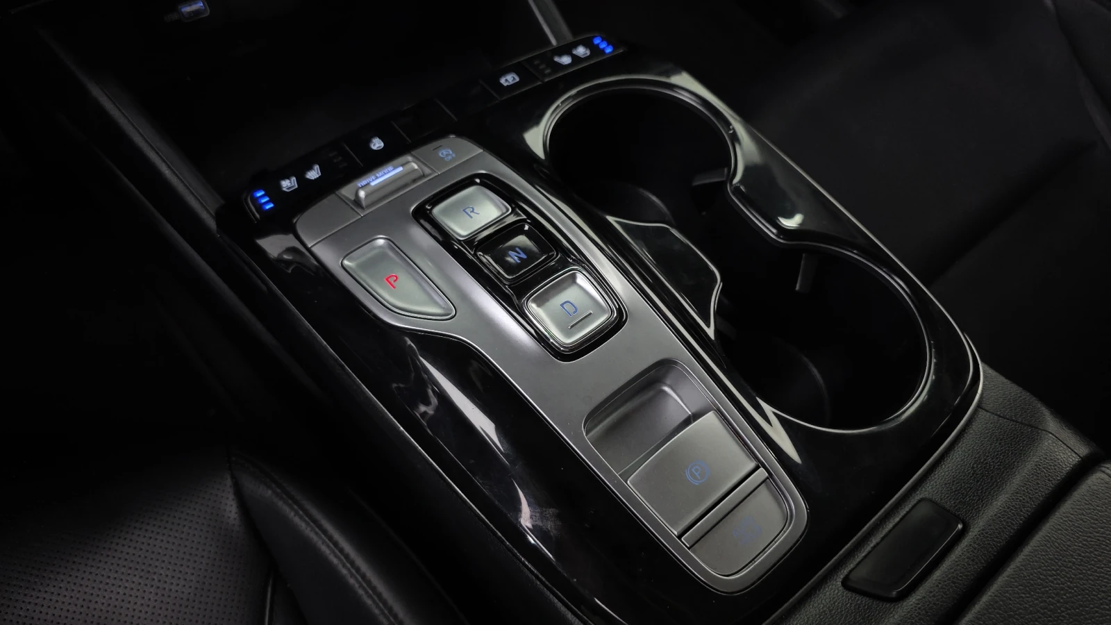 Hyundai Tucson 2.0 Modern* ПОДГРЕВ ВОЛАН* КРАЙНА ЦЕНА, снимка 9 - Автомобили и джипове - 55594488