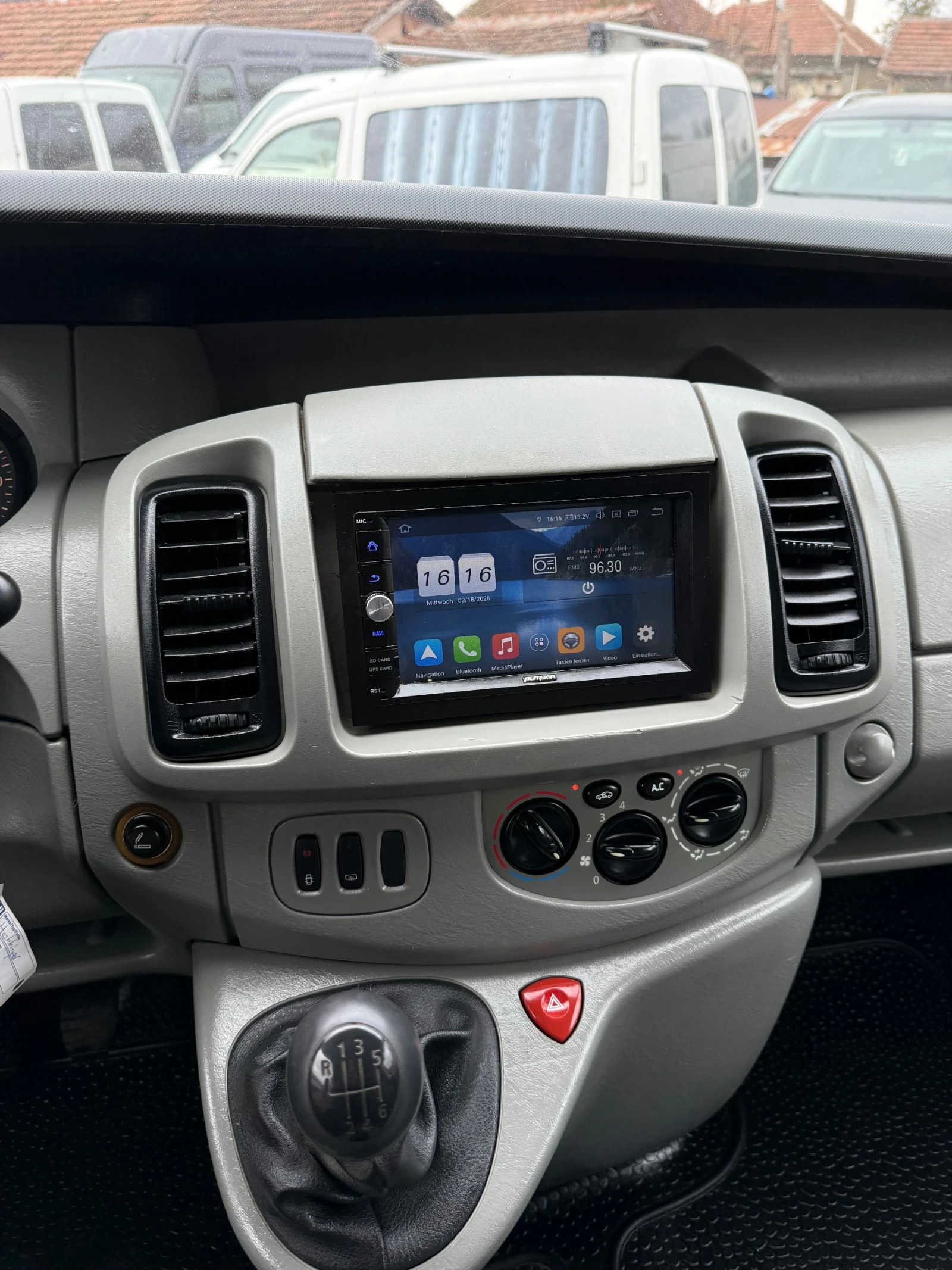 Opel Vivaro 1.9DTI, снимка 10 - Бусове и автобуси - 53922098