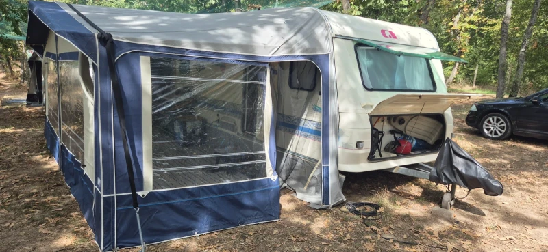 Каравана Adria Unica B 502 up exclusive, снимка 5 - Каравани и кемпери - 53100862