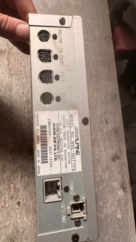 Оригинална Аудио / GPS и видео система Alpine -  NVE-N077PS / 86841-70V300, снимка 2 - Части - 52726752
