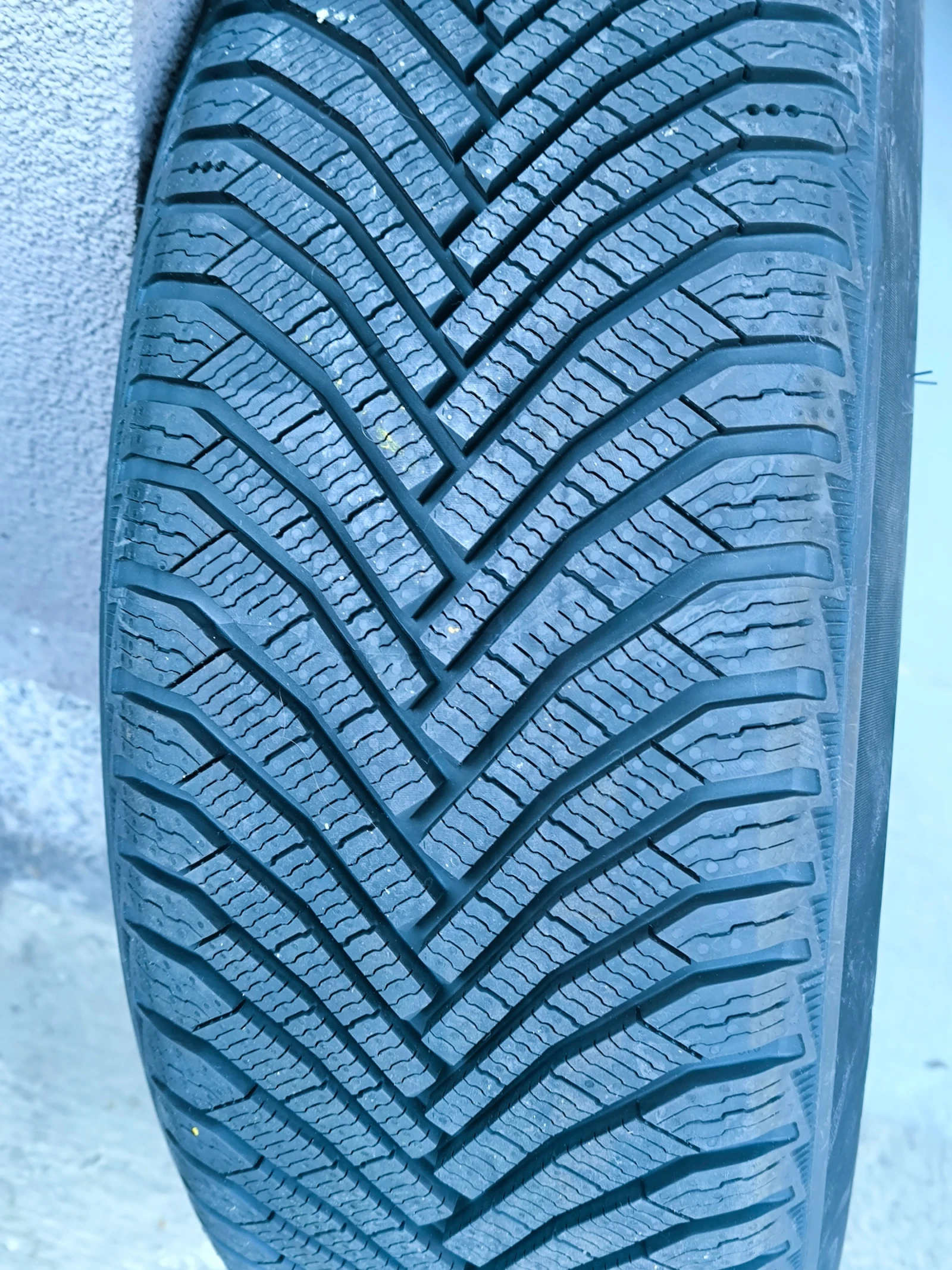    215/65R17   | Mobile.bg   10