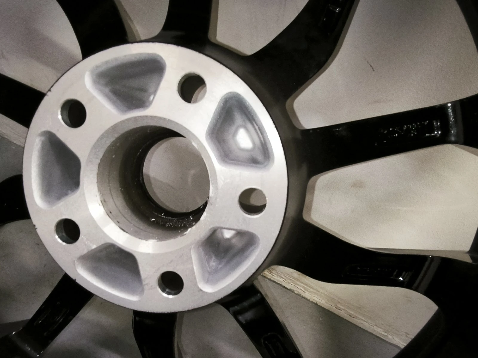    215/65R17   | Mobile.bg   4