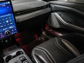 Ford Mustang Mach-E * Premium AWD * CARFAX * БЕЗ ПЪРВОНАЧАЛНА ВНОСКА, снимка 14