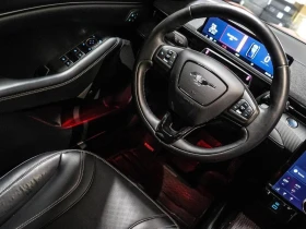 Ford Mustang Mach-E * Premium AWD * CARFAX * БЕЗ ПЪРВОНАЧАЛНА ВНОСКА, снимка 12