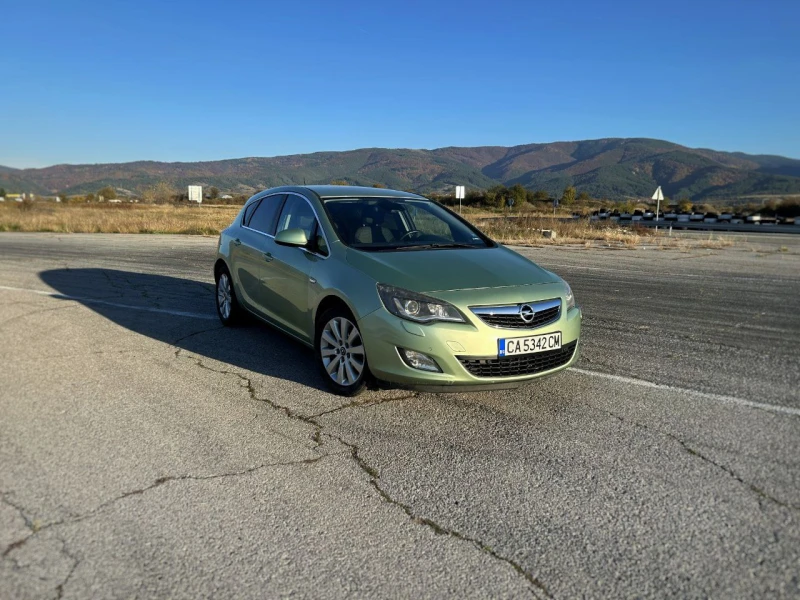 Opel Astra J 2.0 CDTi, снимка 8 - Автомобили и джипове - 48860490