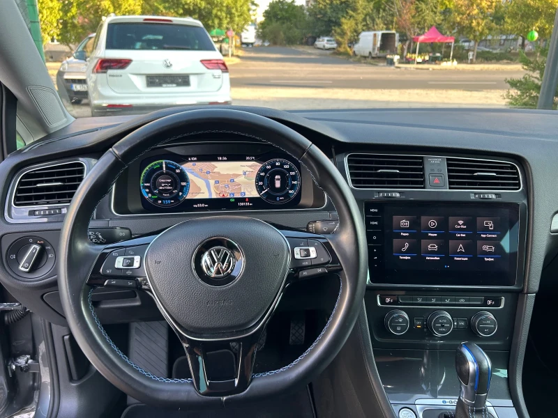 VW Golf E GOLF, снимка 8 - Автомобили и джипове - 51438526