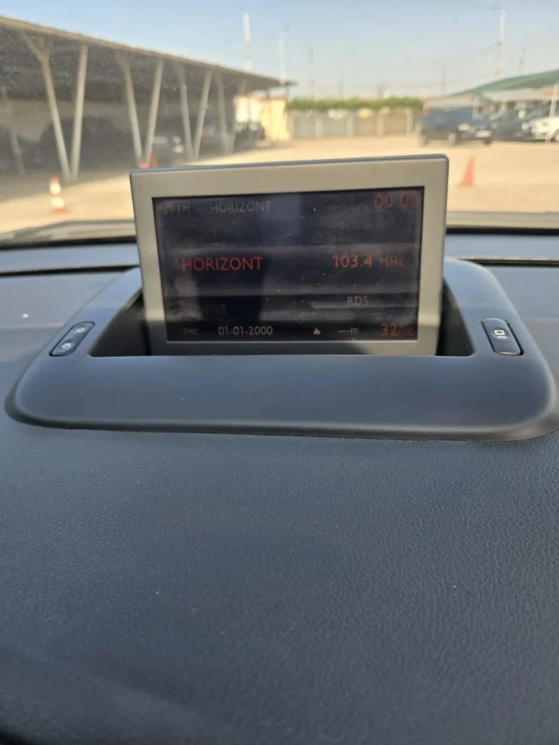 Peugeot 5008 1.6i, снимка 7 - Автомобили и джипове - 51631158