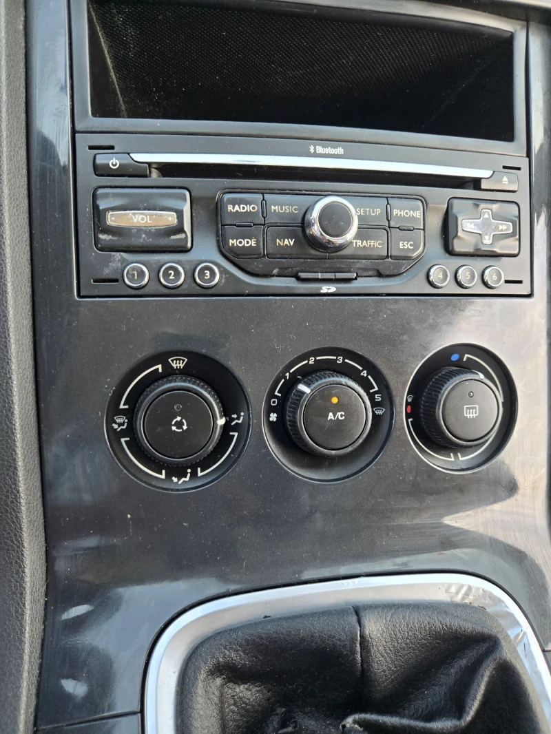 Peugeot 5008 1.6i, снимка 13 - Автомобили и джипове - 51631158