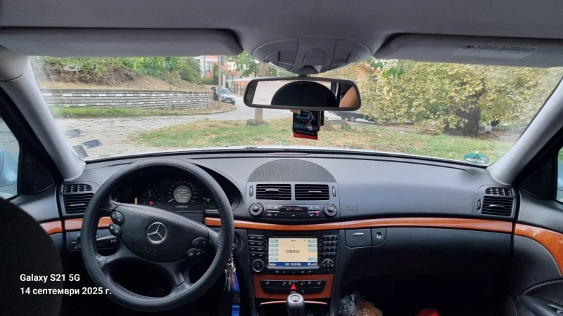 Mercedes-Benz E 220, снимка 4 - Автомобили и джипове - 52159537