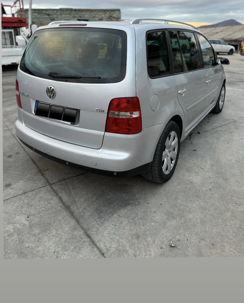 VW Touran 2.0 TDI 136hp, снимка 8 - Автомобили и джипове - 52580657