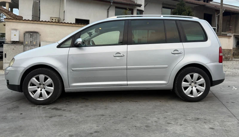 VW Touran 2.0 TDI 136hp, снимка 2 - Автомобили и джипове - 52580657