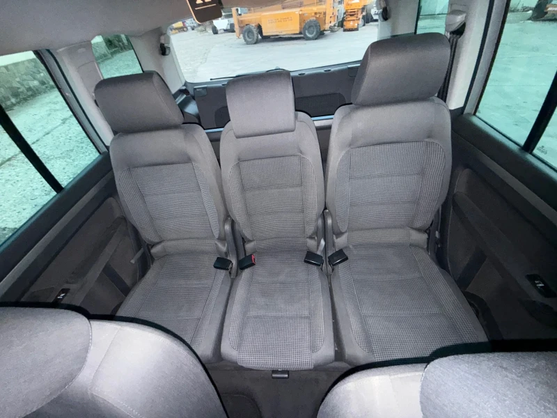 VW Touran 2.0 TDI 136hp, снимка 16 - Автомобили и джипове - 52580657
