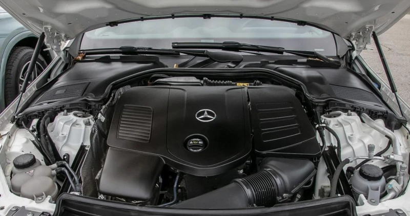 Mercedes-Benz C 300 4matic* Автокредит* , снимка 6 - Автомобили и джипове - 52749868