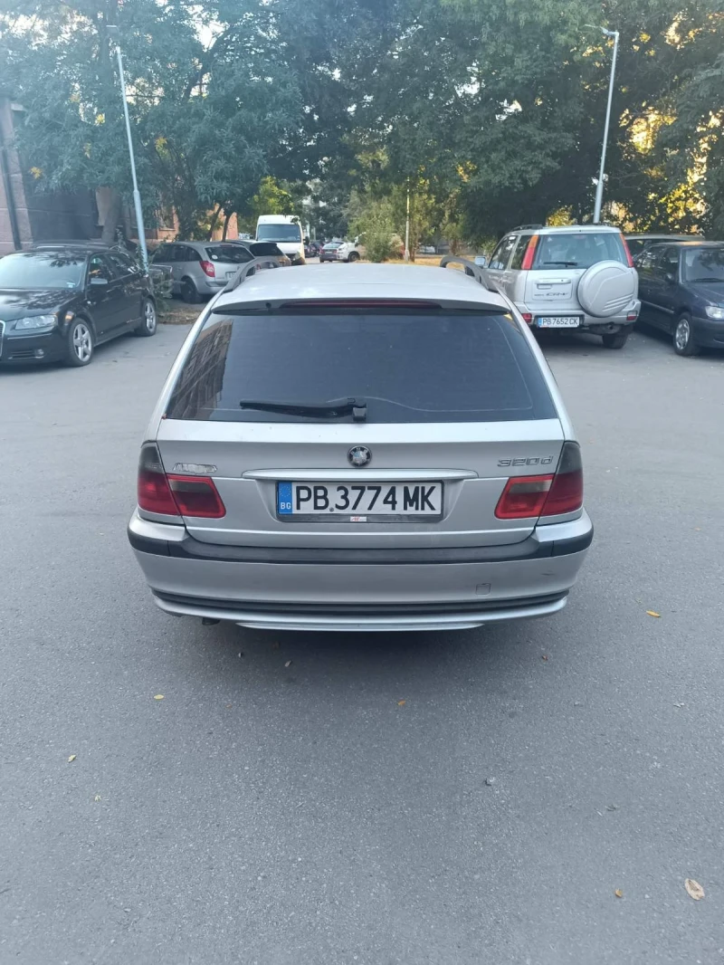 BMW 320, снимка 2 - Автомобили и джипове - 52740183