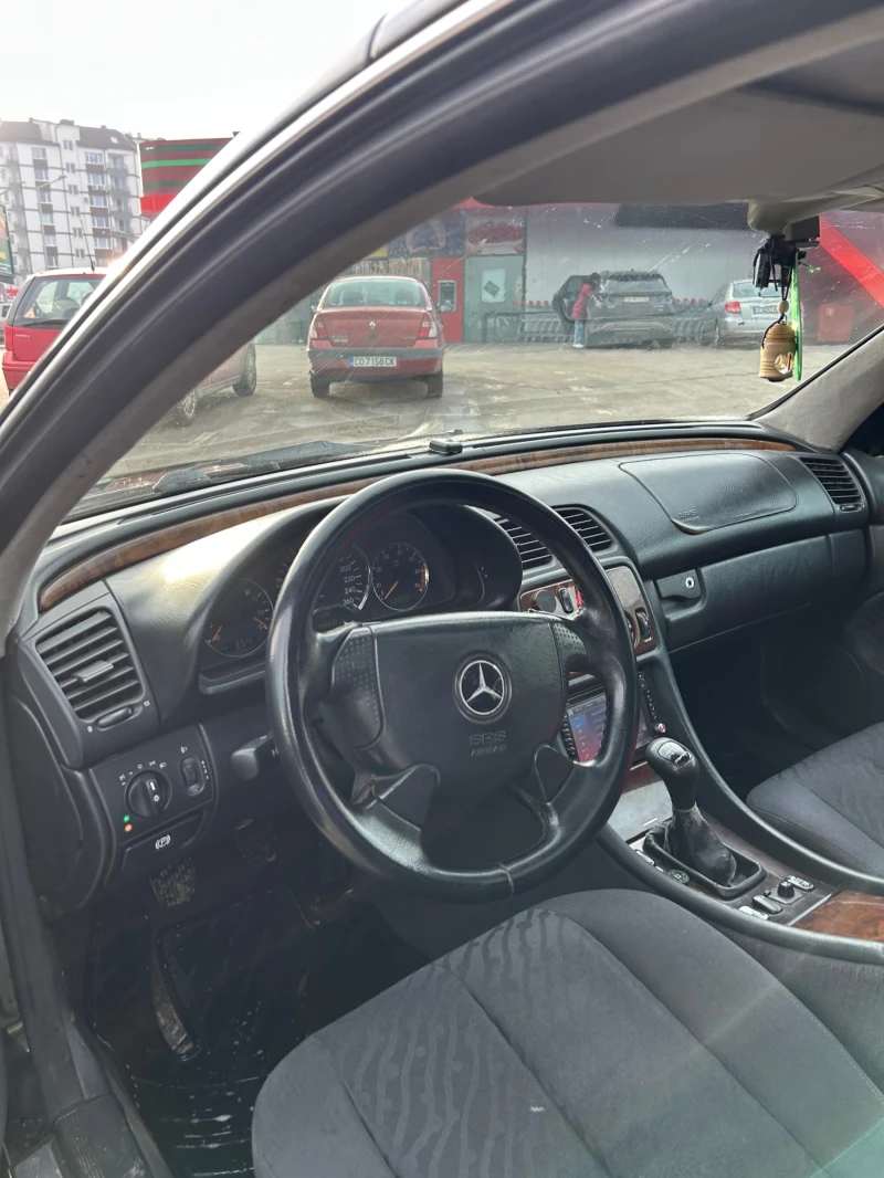 Mercedes-Benz CLK 200 kompressor, снимка 4 - Автомобили и джипове - 53261946