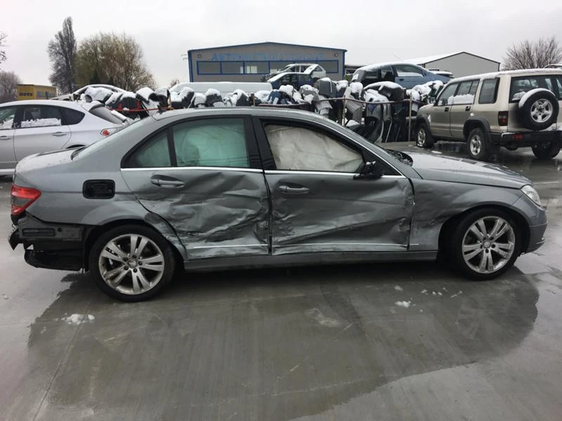 Mercedes-Benz C 200 C-200CDI, снимка 8 - Автомобили и джипове - 27321527