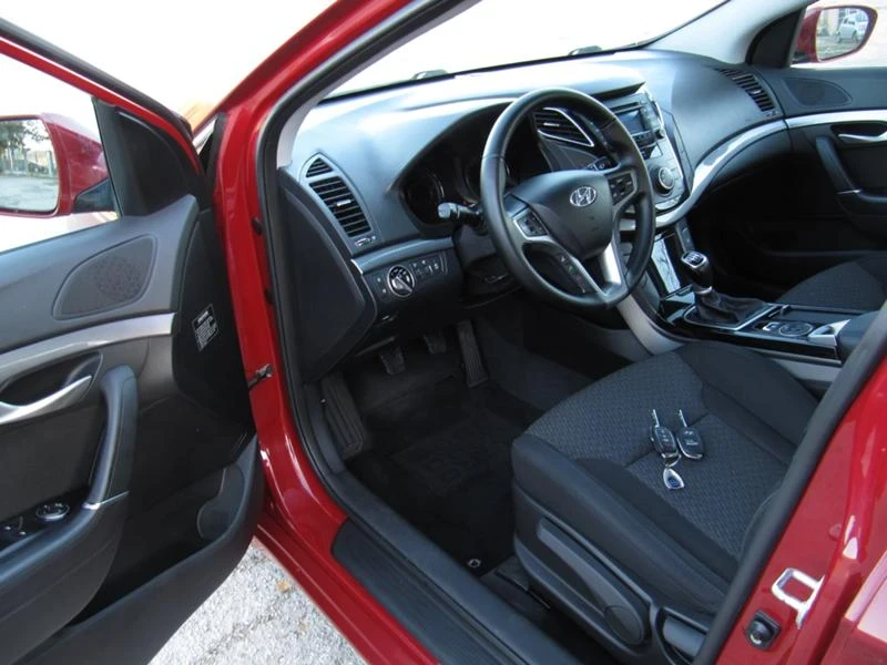 Hyundai I40, снимка 2 - Автомобили и джипове - 56318114