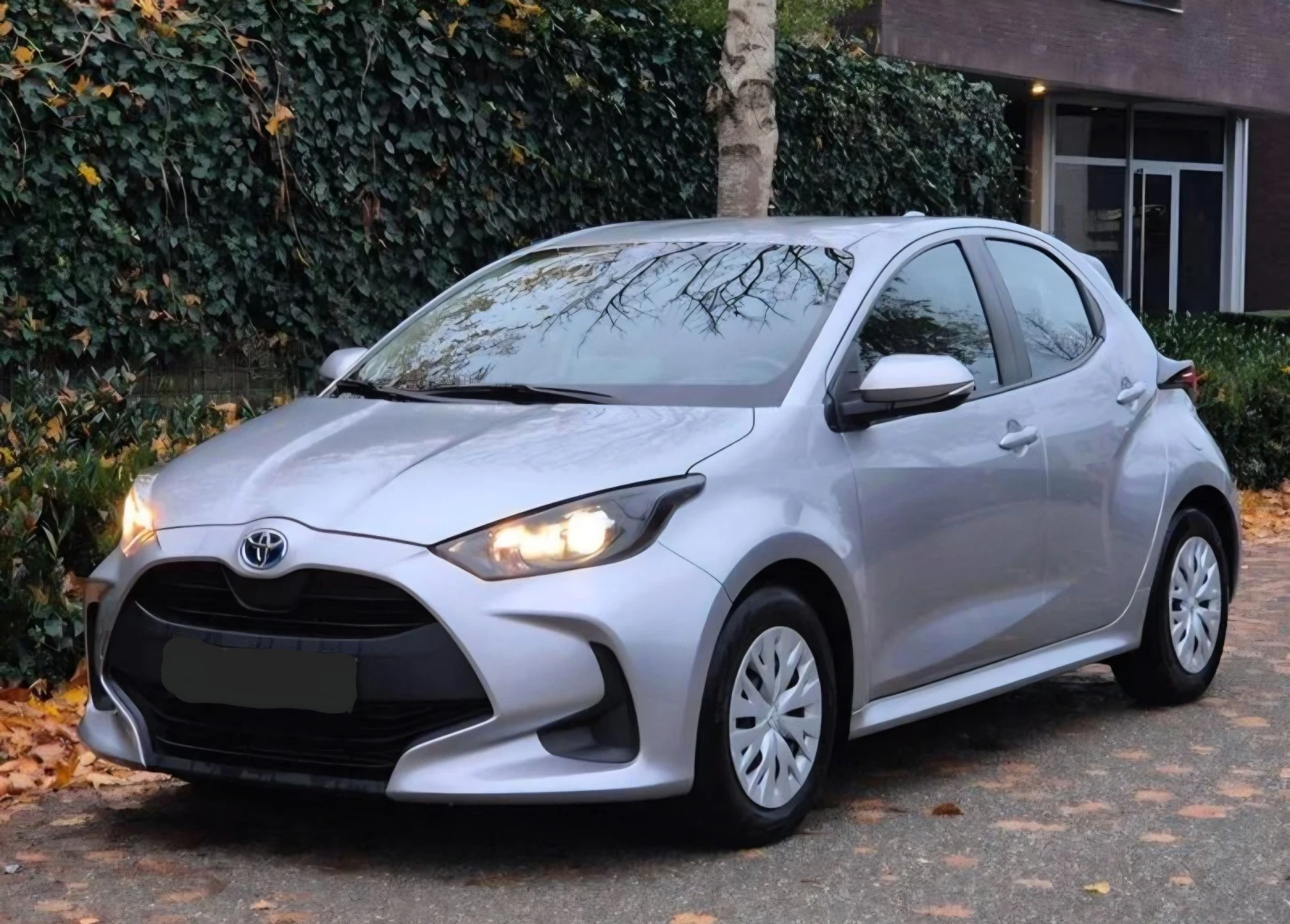 Toyota Yaris Hybrid , снимка 1