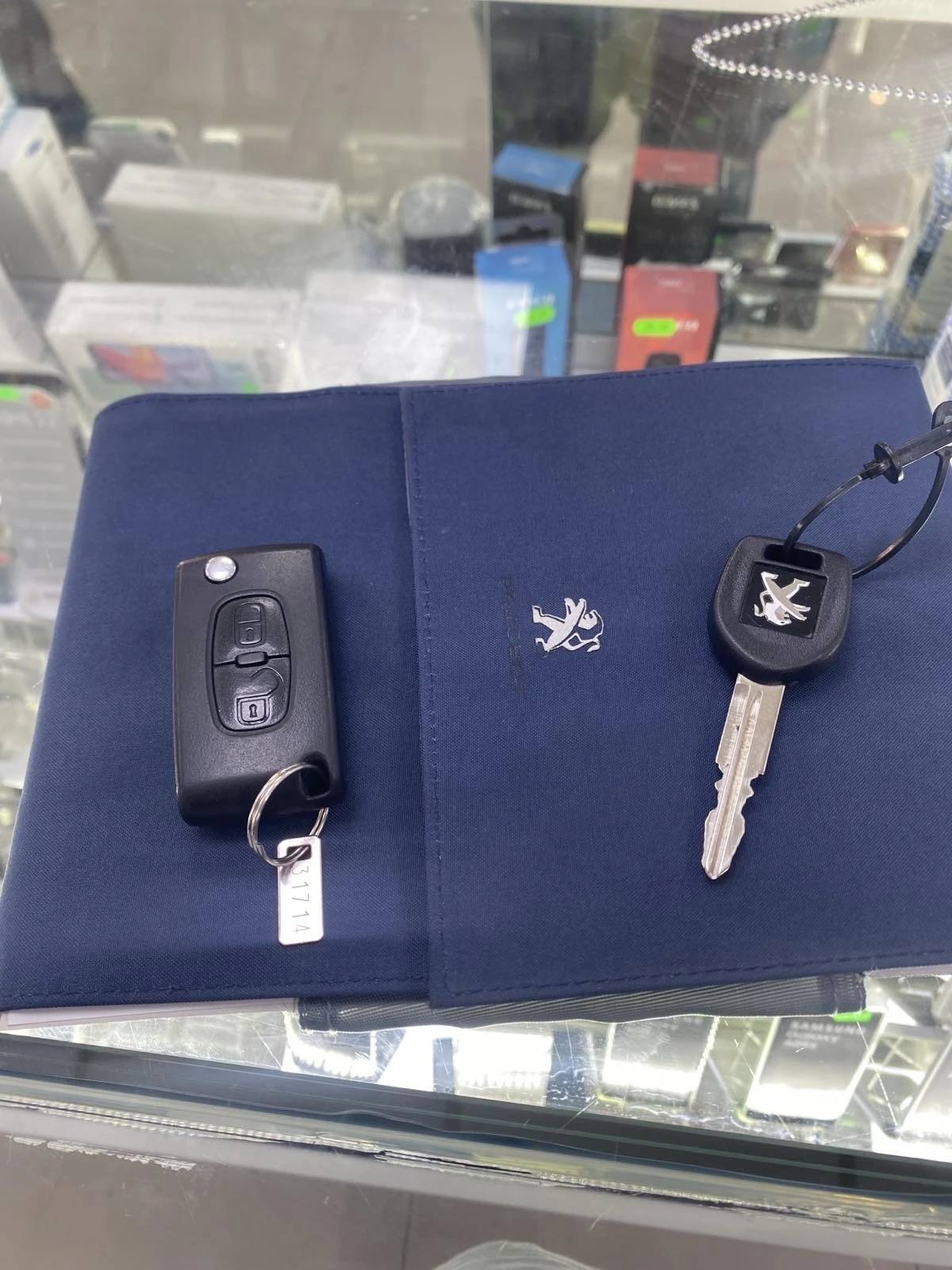 Peugeot iOn | Mobile.bg   13