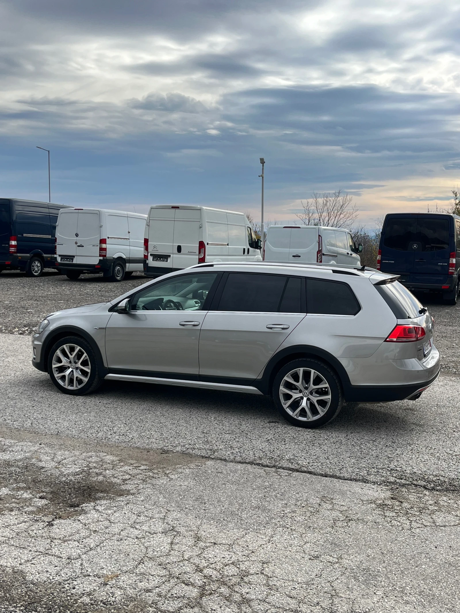 VW Golf ALLTRACK 4x4 2.0TDI - изображение 6