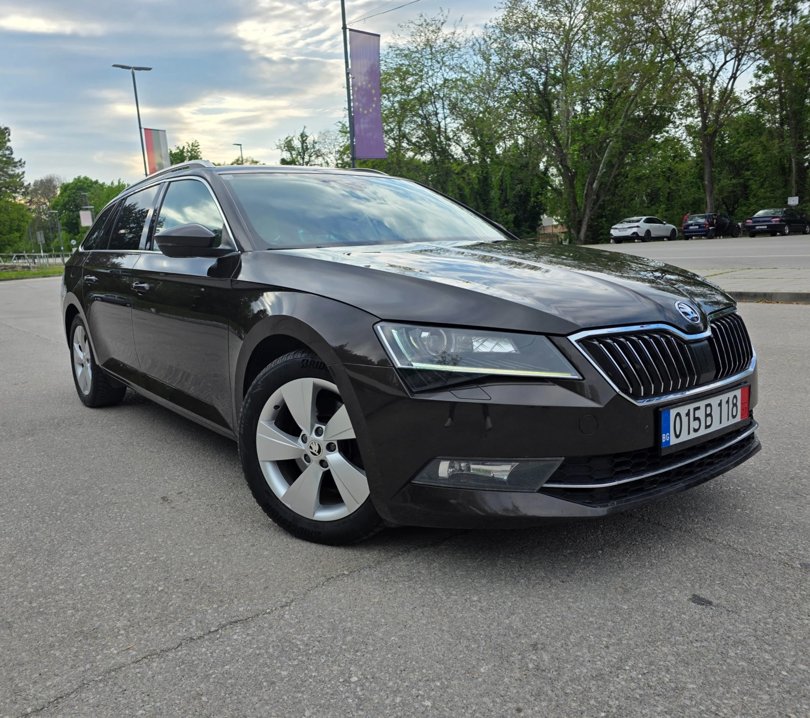 Skoda Superb 2.0tdi* 4x4* ДИСТРОНИК* КОЖА/АЛКАНТАРА*  - изображение 2