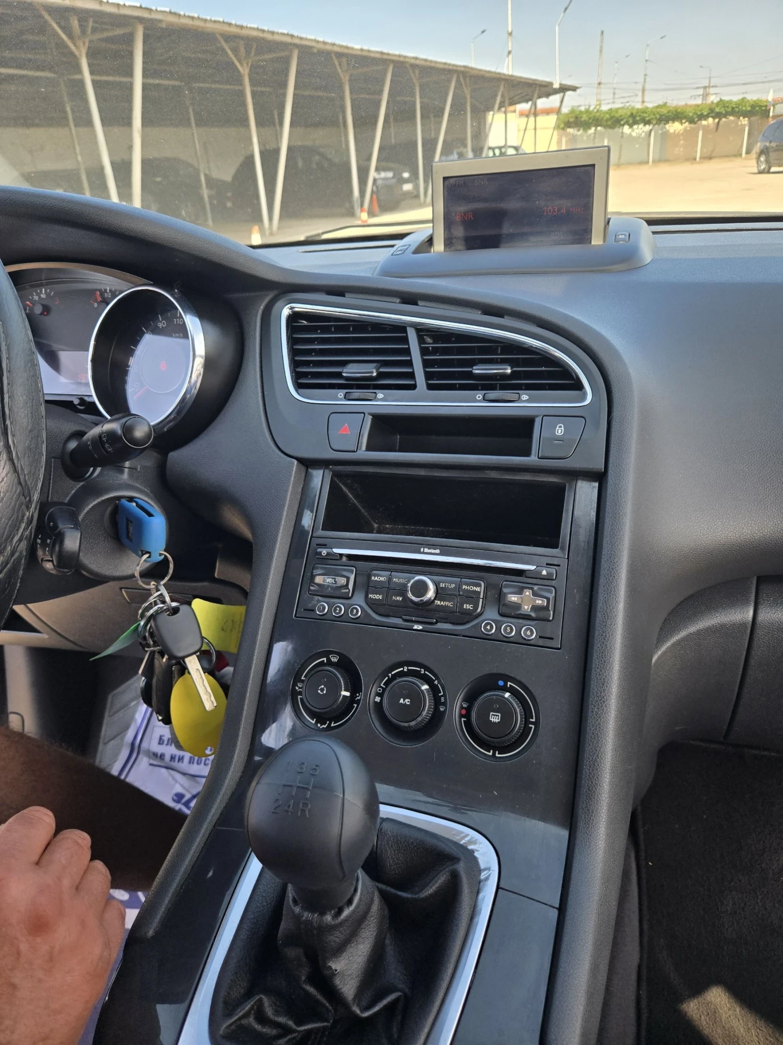 Peugeot 5008 1.6i - изображение 6