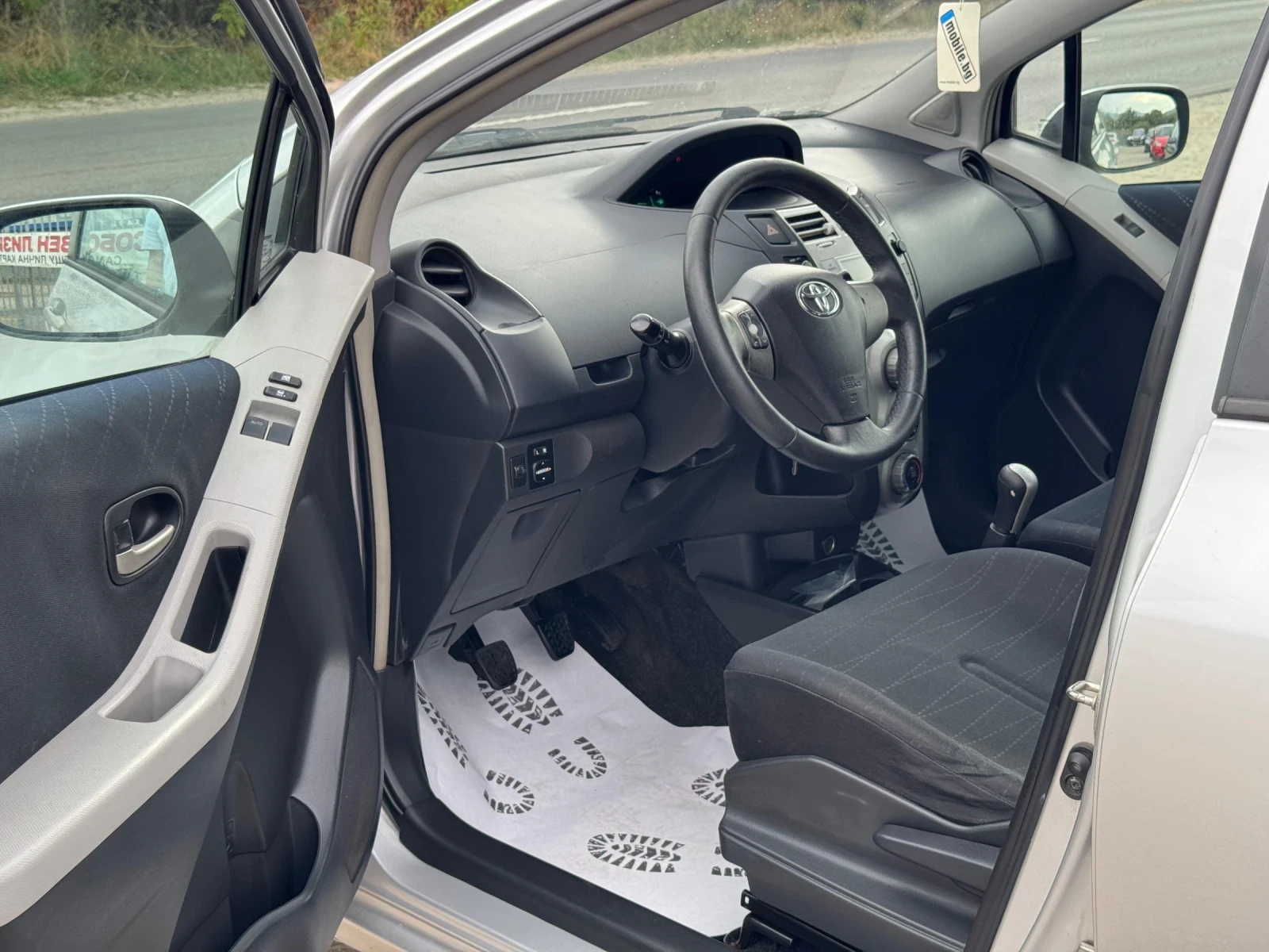 Toyota Yaris 1.3 i LIZING - изображение 8