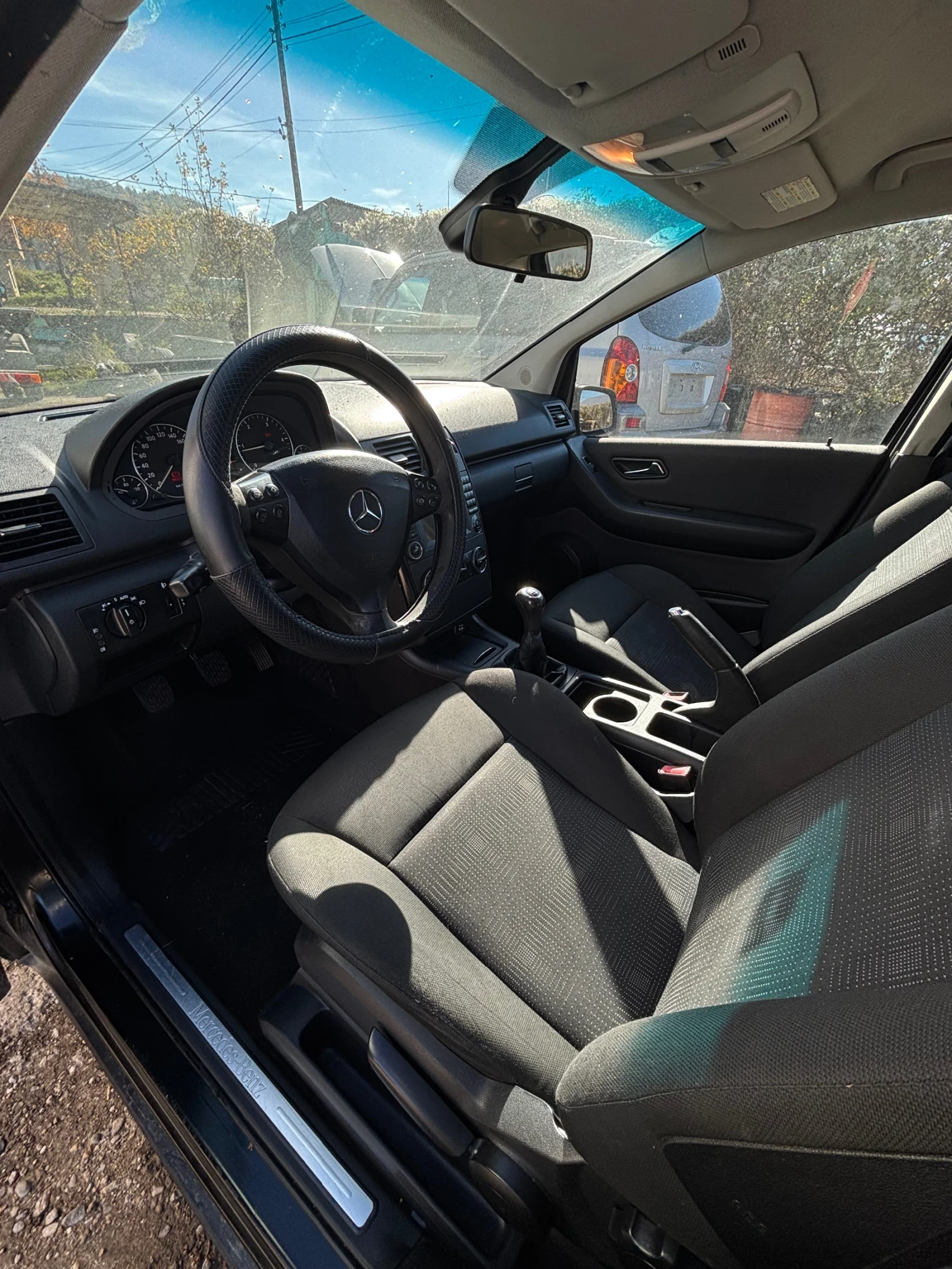 Mercedes-Benz A 180  - изображение 6