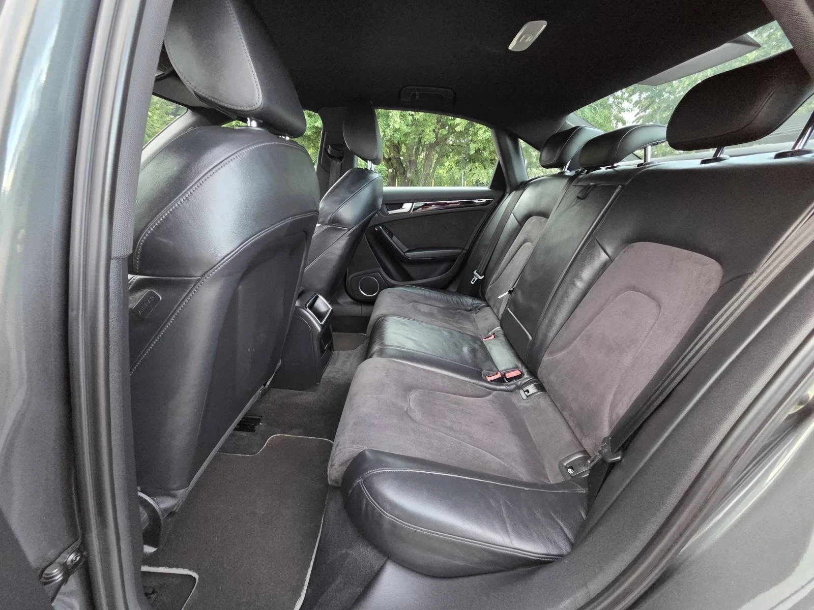 Audi A4 2.0 TDI 143к.с. ИТАЛИЯ  BANG & OLUFSEN FULL LED, снимка 12 - Автомобили и джипове - 54784197