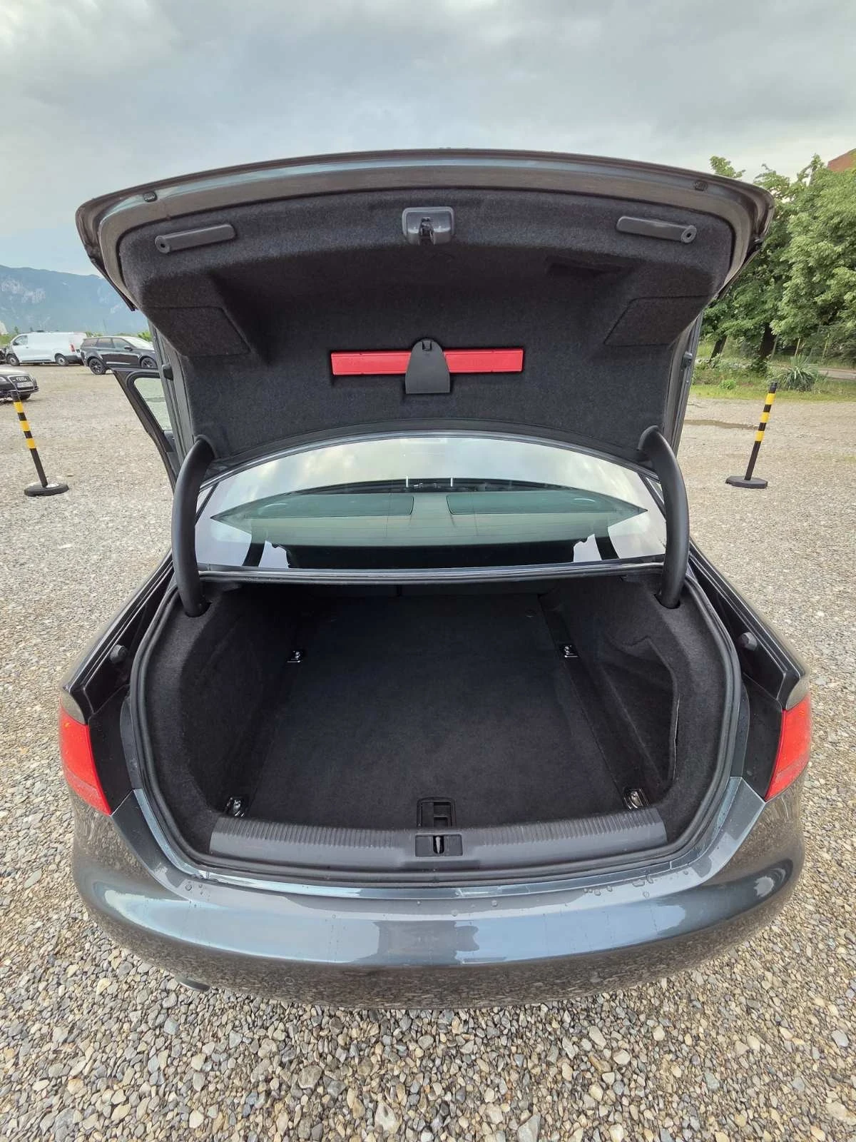 Audi A4 2.0 TDI 143к.с. ИТАЛИЯ  BANG & OLUFSEN FULL LED, снимка 15 - Автомобили и джипове - 54784197