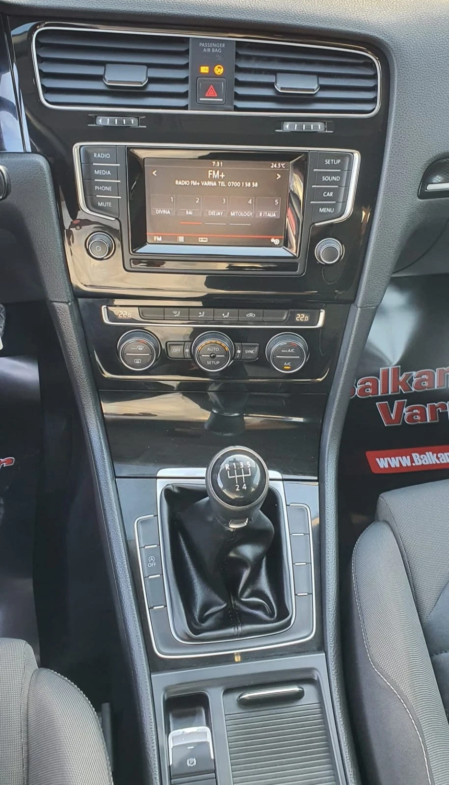 VW Golf 1.6TDI Common rail High Line Euro5B, снимка 13 - Автомобили и джипове - 54847253