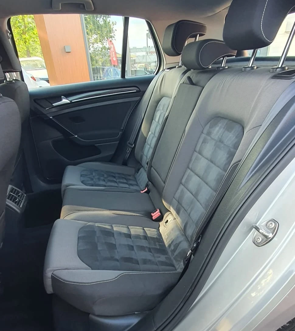 VW Golf 1.6TDI Common rail High Line Euro5B, снимка 12 - Автомобили и джипове - 54847253