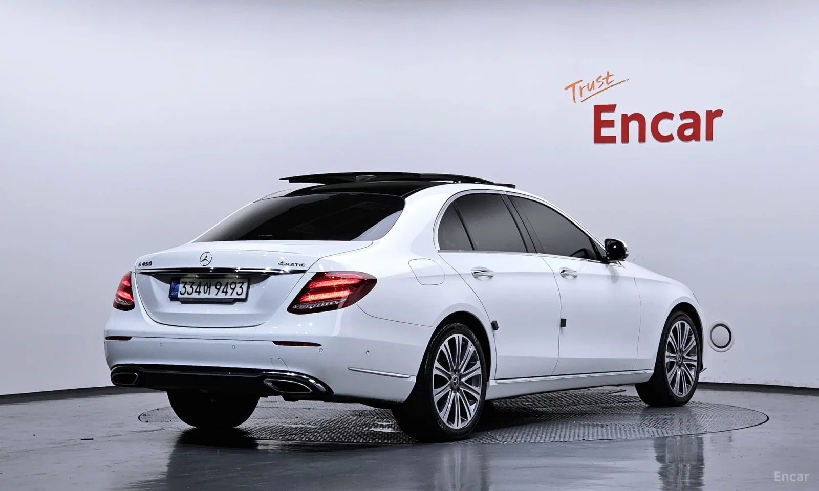 Mercedes-Benz E 450 4MATIC Exclusive, снимка 2 - Автомобили и джипове - 55048255
