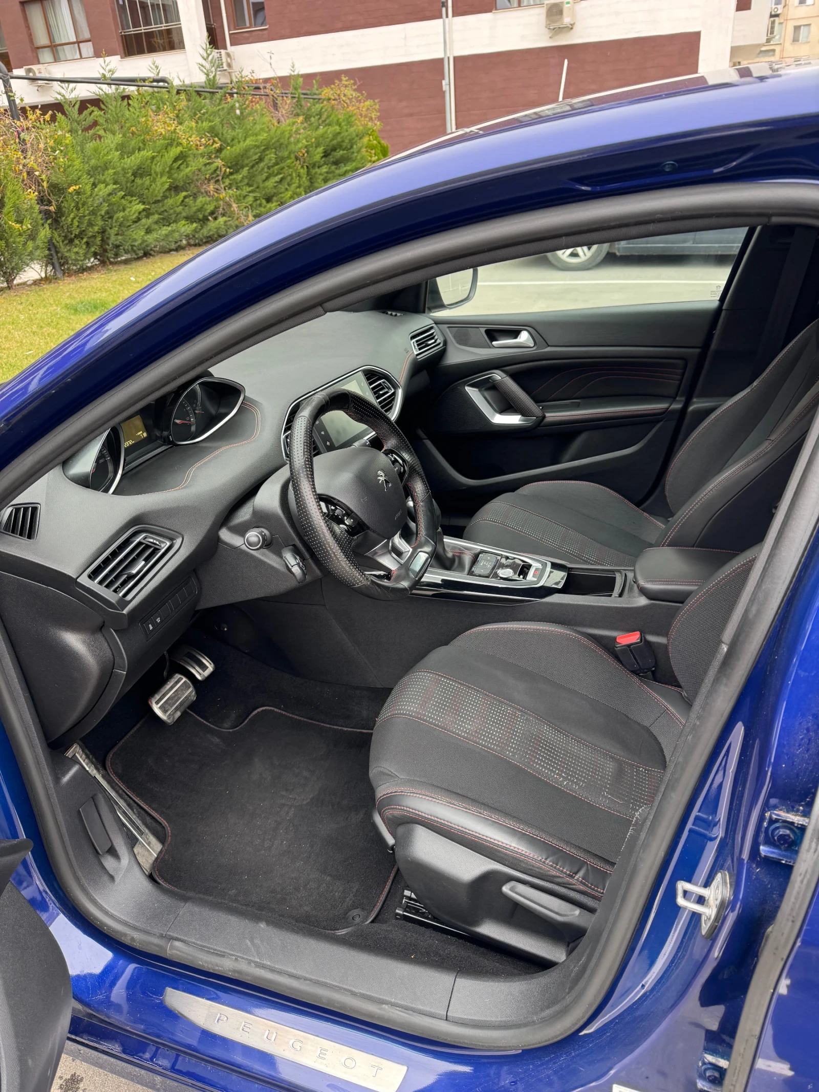 Peugeot 308 2.0HDi / GT-Line / Keyless , снимка 7 - Автомобили и джипове - 55451569