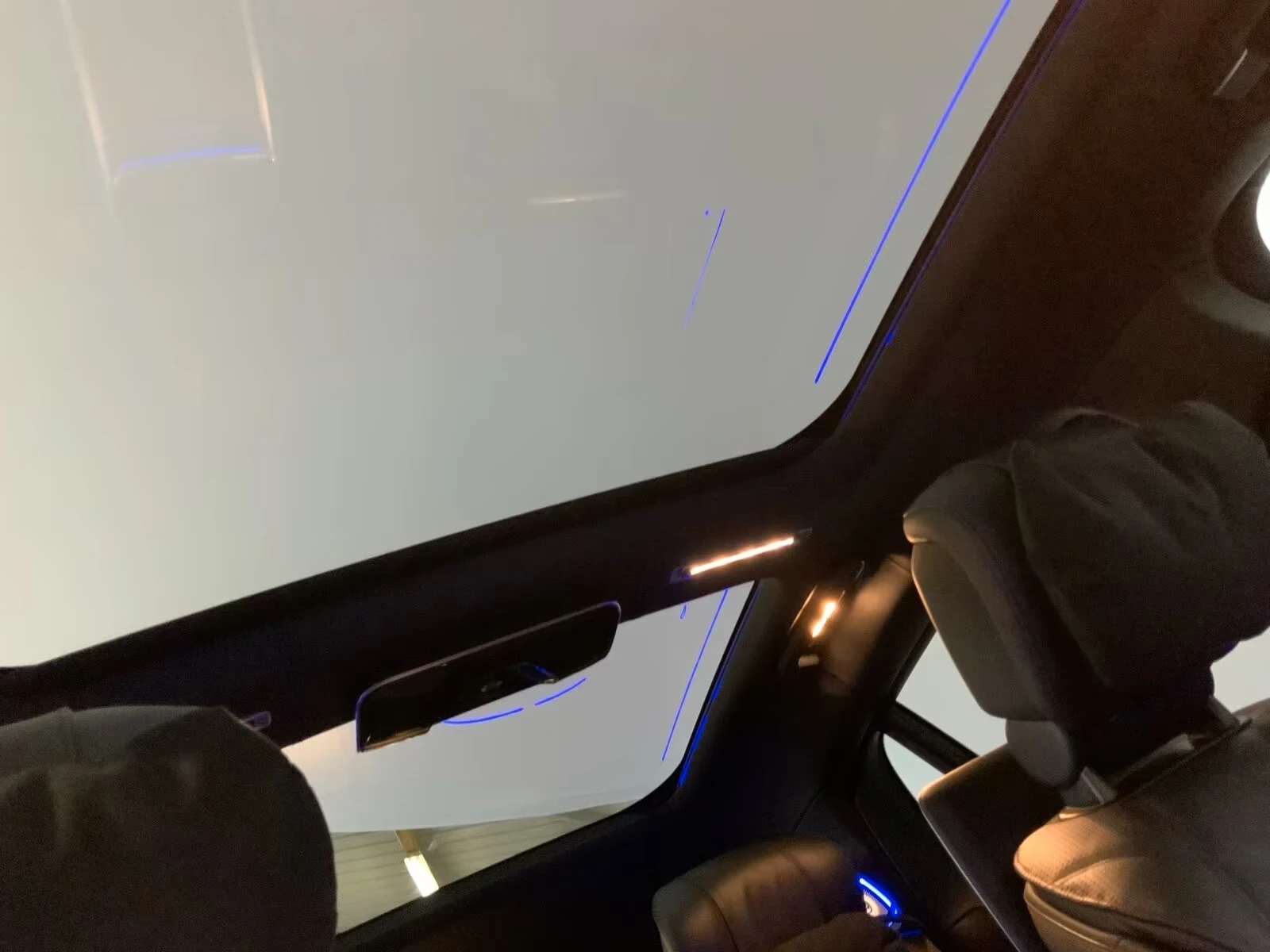 Mercedes-Benz EQS 680 SUV MAYBACH NIGHT-SERIES FIRST-CLASS TV , снимка 14 - Автомобили и джипове - 55674717