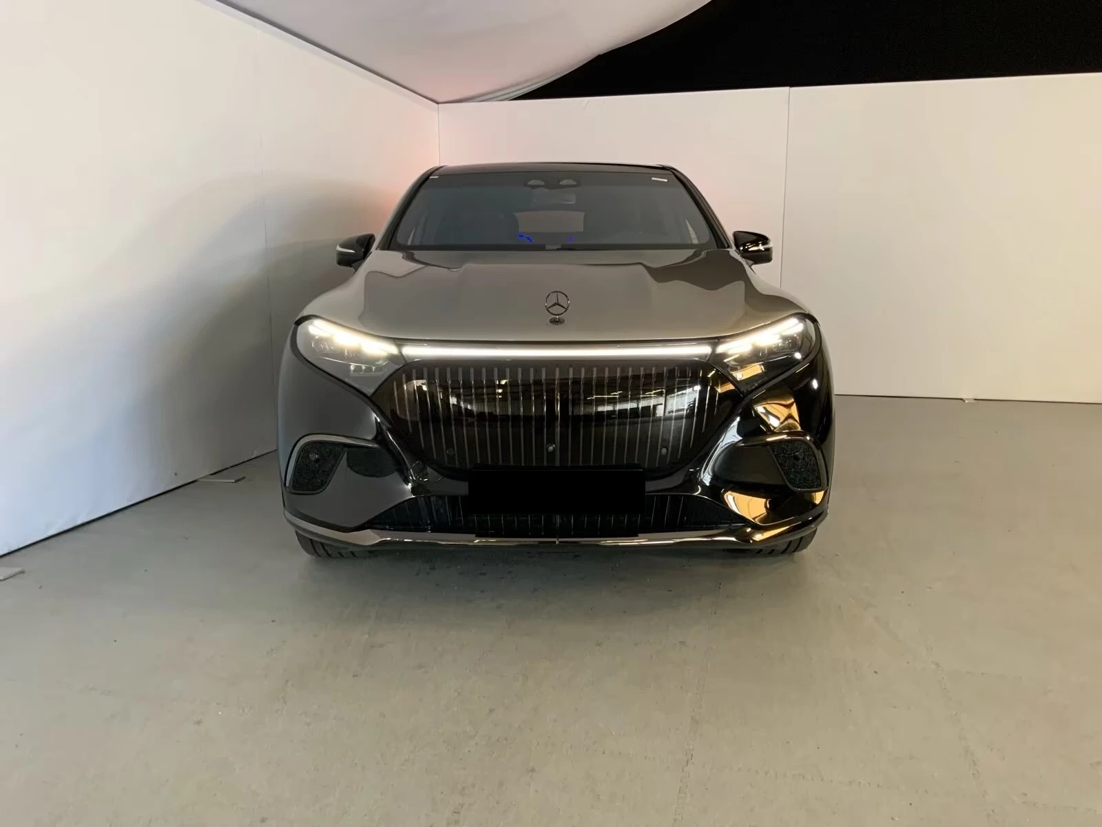 Mercedes-Benz EQS 680 SUV MAYBACH NIGHT-SERIES FIRST-CLASS TV , снимка 3 - Автомобили и джипове - 55674717