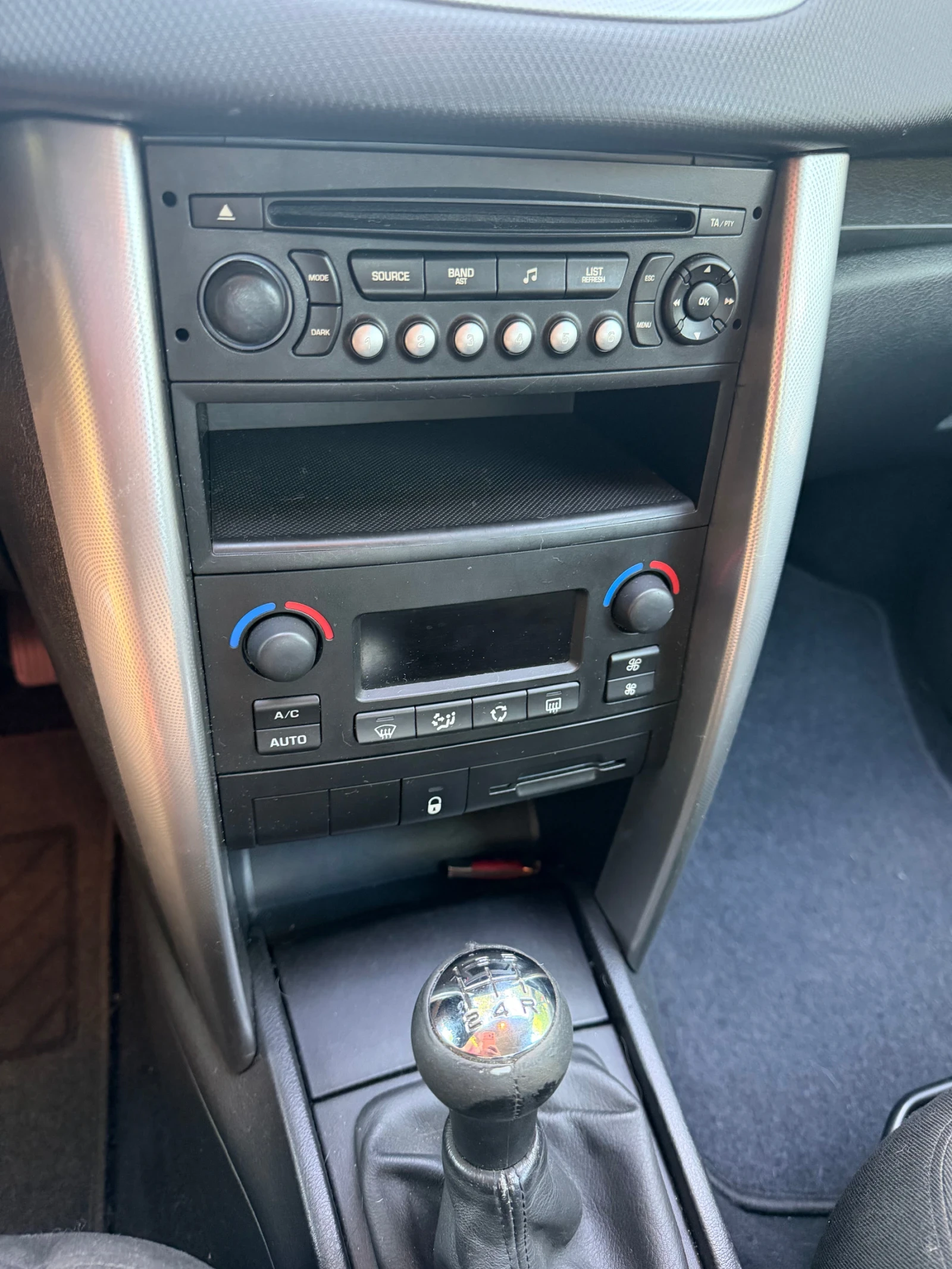 Peugeot 207, снимка 7 - Автомобили и джипове - 55797443