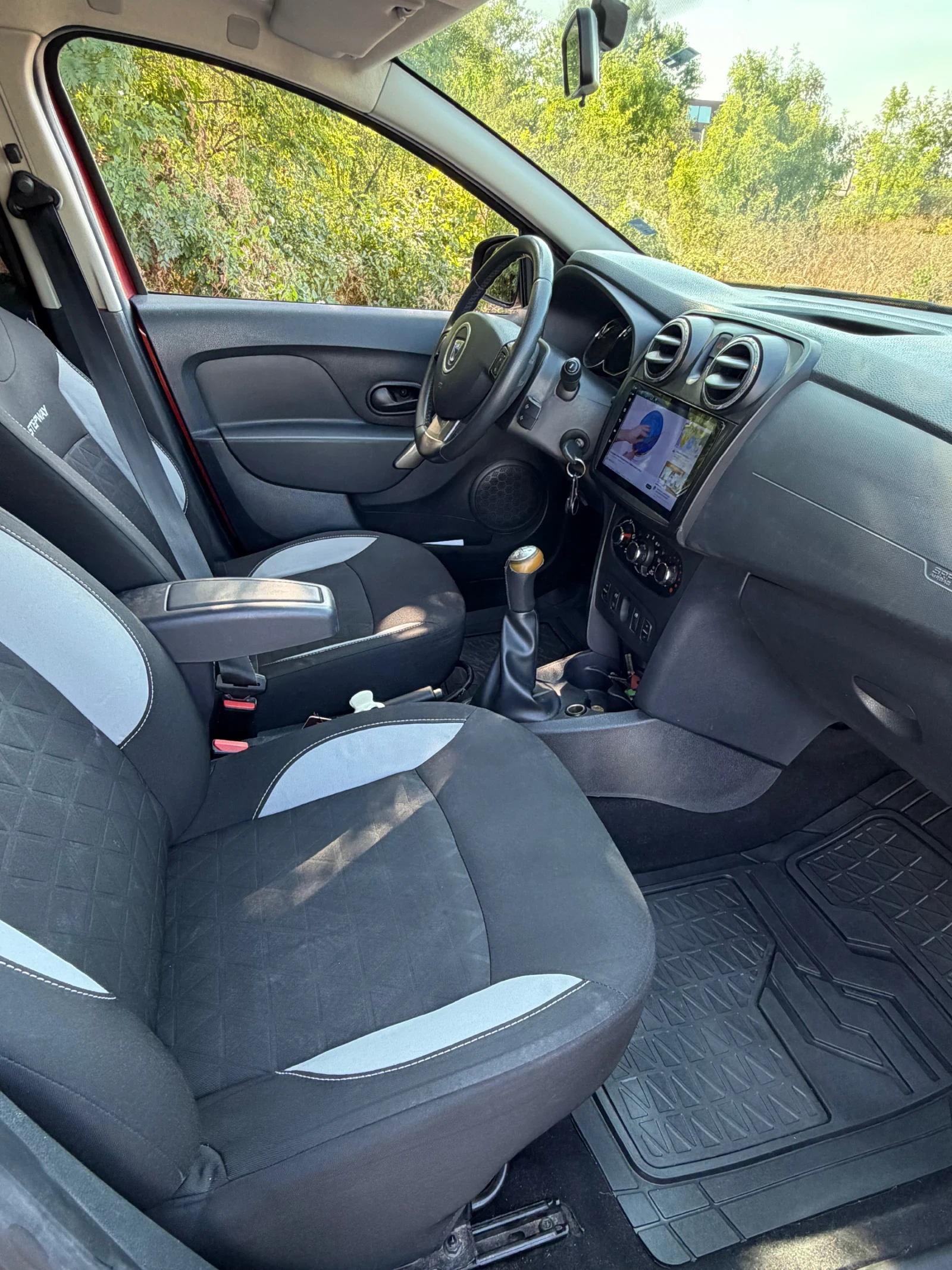 Dacia Sandero Stepway 0.9tce, снимка 12 - Автомобили и джипове - 55969935