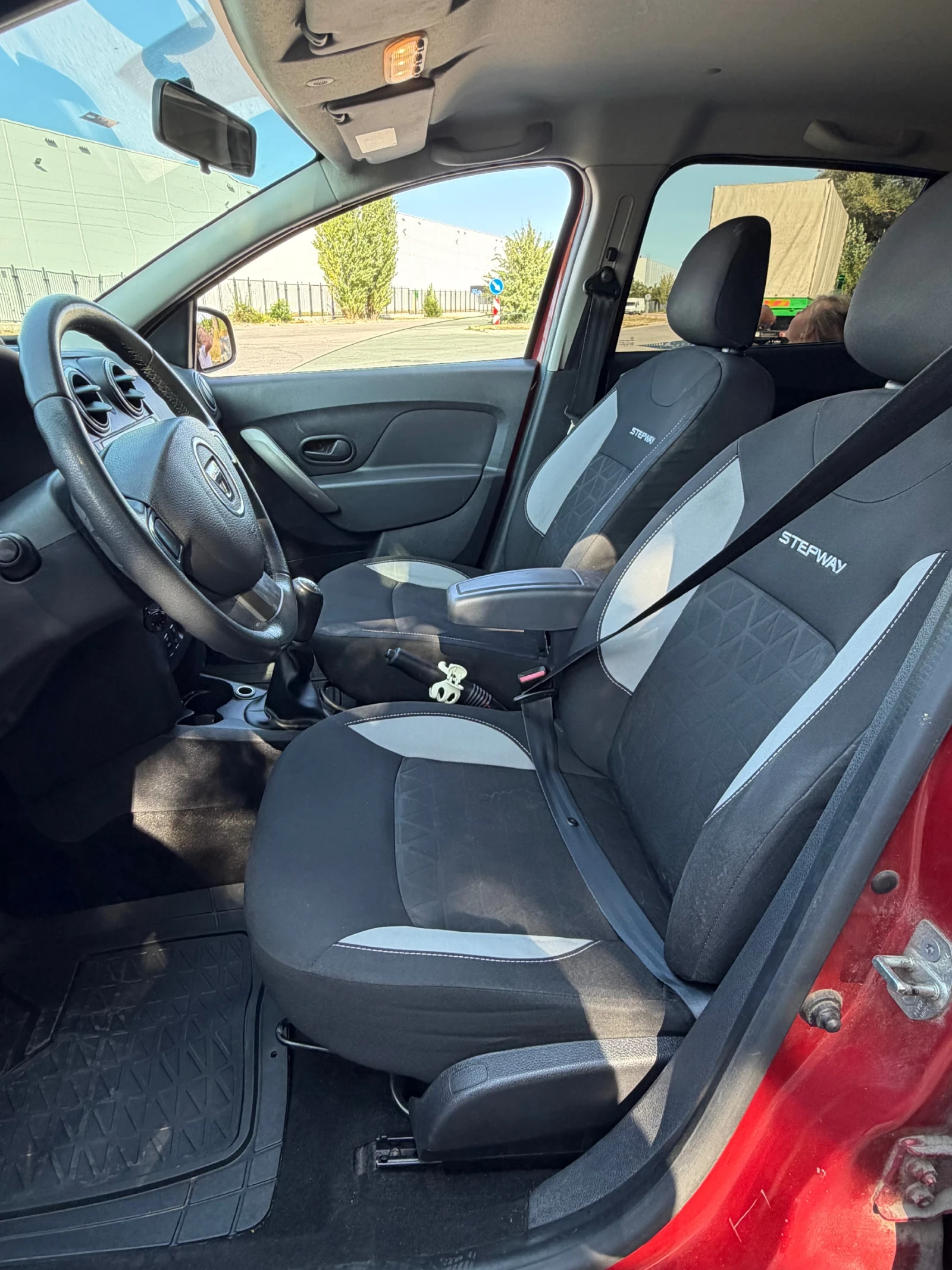 Dacia Sandero Stepway 0.9tce, снимка 9 - Автомобили и джипове - 55969935