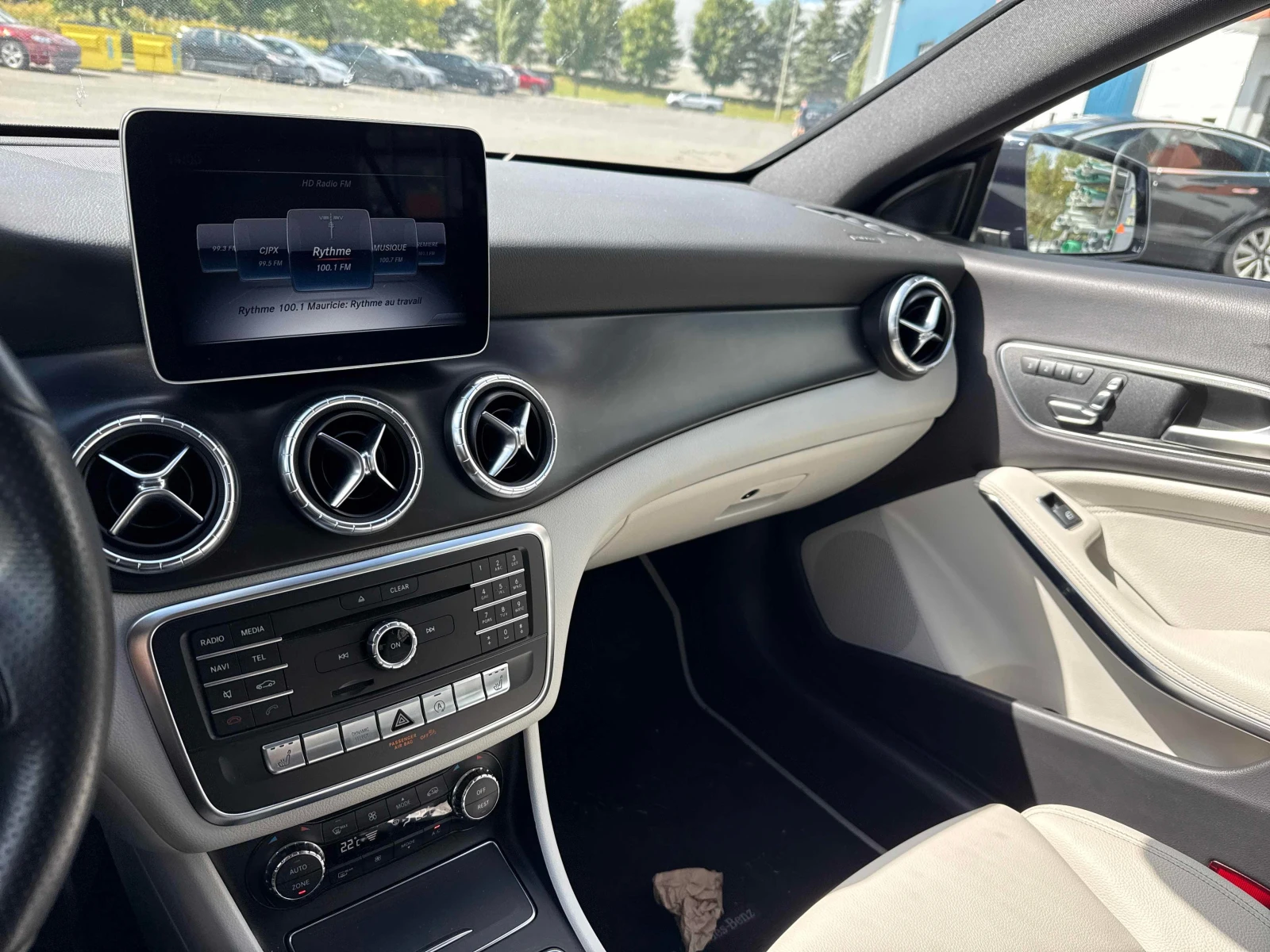 Mercedes-Benz CLA 250 * CARFAX * ОПЦИЯ ЗА ФИНАНСИРАНЕ, снимка 9 - Автомобили и джипове - 56024961