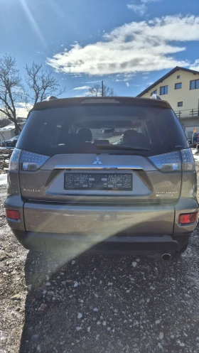 Mitsubishi Outlander 2.4i 4x4 7м. Navigator - 9500 € / 18580.38 лв. - 20833543 5