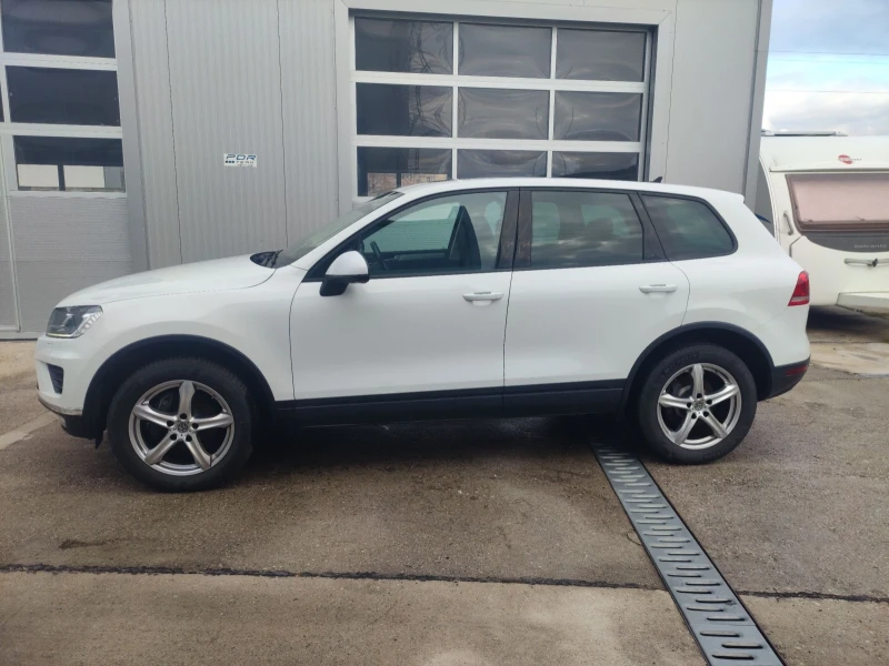 VW Touareg 3.0 d Facelift Panorama, снимка 6 - Автомобили и джипове - 48212890