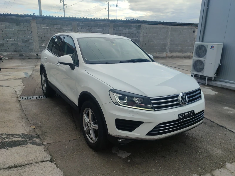 VW Touareg 3.0 d Facelift Panorama, снимка 3 - Автомобили и джипове - 48212890