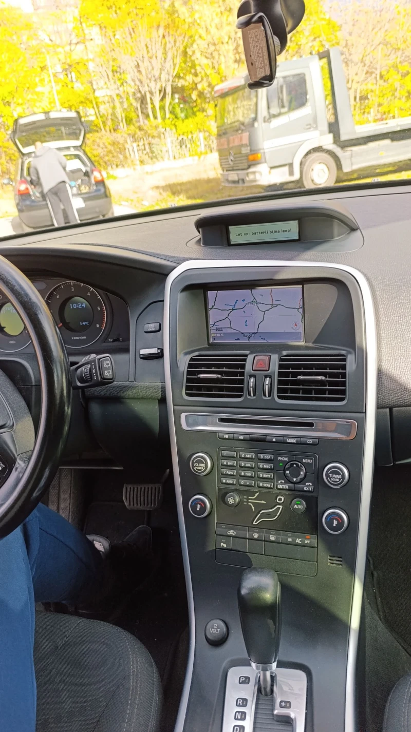 Volvo XC60 2.0 163k.c Нидерландия , снимка 7 - Автомобили и джипове - 52999742