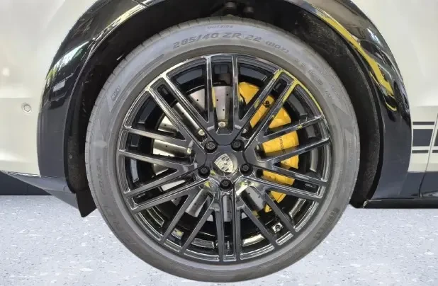 Porsche Cayenne Turbo E-Hybrid = Carbon Design = Гаранция, снимка 5 - Автомобили и джипове - 55085811