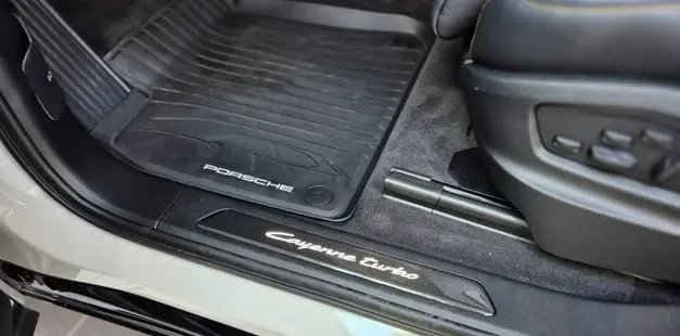 Porsche Cayenne Turbo E-Hybrid = Carbon Design = Гаранция, снимка 7 - Автомобили и джипове - 55085811