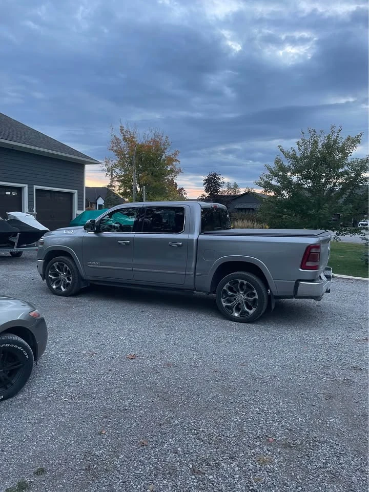 Dodge RAM 1500 Limited / 360 / Harman / ������ ������ / Carfax  | Mobile.bg � ����������� 3