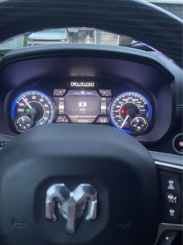 Dodge RAM 1500 Limited / 360 / Harman / ������ ������ / Carfax  | Mobile.bg � ����������� 8