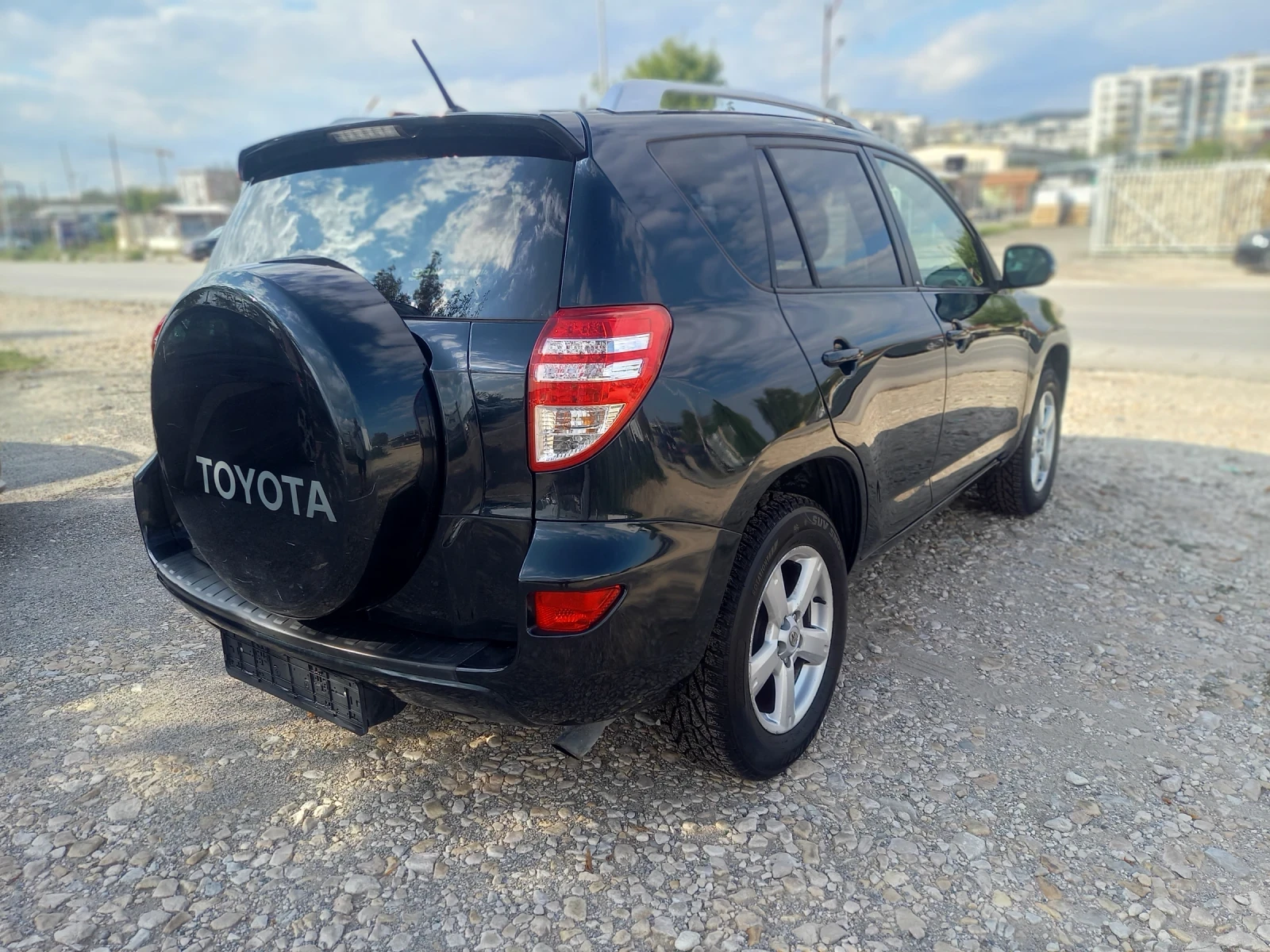 Toyota Rav4 2.2d4d navi koja - изображение 4